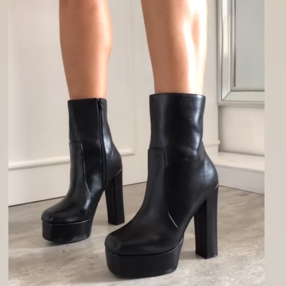 Sarah Siah Shoes - 𝙇𝙖𝙨𝙩 𝙎𝙞𝙯 8.5 🖤South London Platform Boot